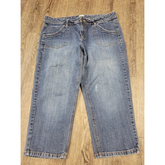 Liz & Co Stretch Medium Wash Cropped Capri Jeans Size 16 - Picture 1 of 3